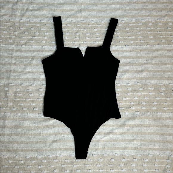 Saints and Hearts black v square neck tank bodysuit size large - Picture 5 of 12